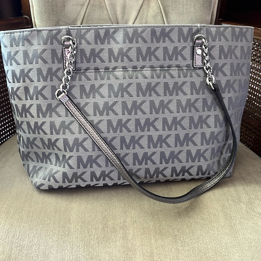 Michael Kors grey tote bag